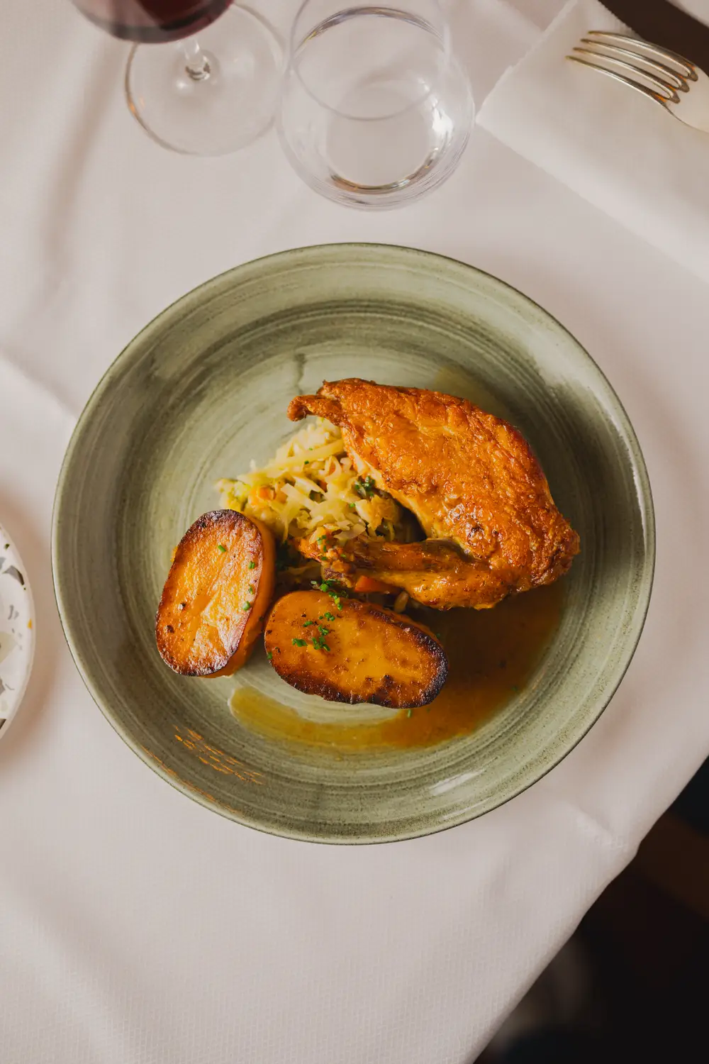 Croustillant doré et pommes de terre rôties
